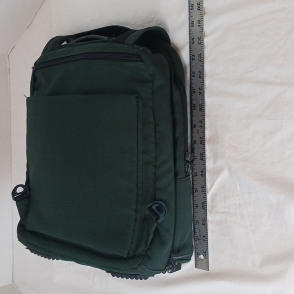 Targus CCB4 Backpack 13" w x 14" h x 5" d Forest Green - Picture 7 of 8